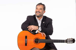 Gilberto Carles and guitar